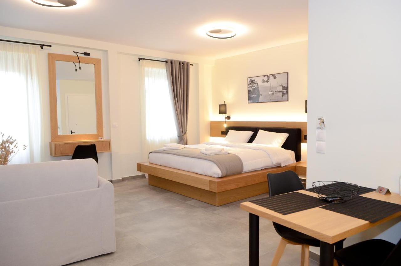 Roloi Suites Nafpaktos Eksteriør billede
