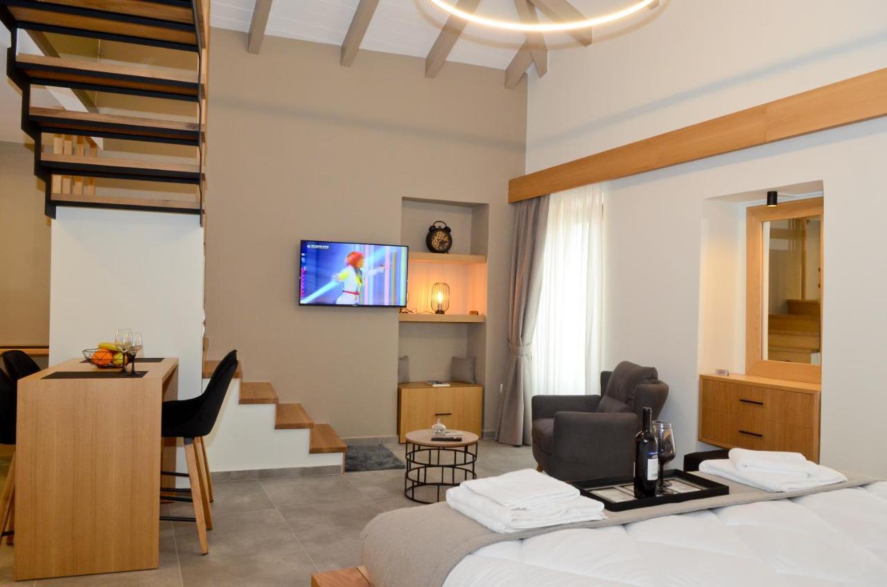 Roloi Suites Nafpaktos Eksteriør billede