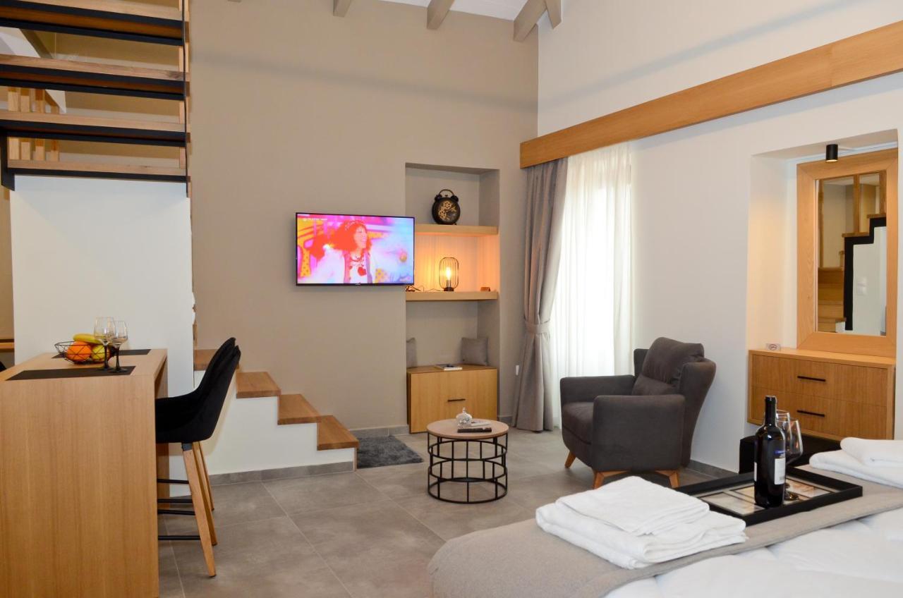 Roloi Suites Nafpaktos Eksteriør billede