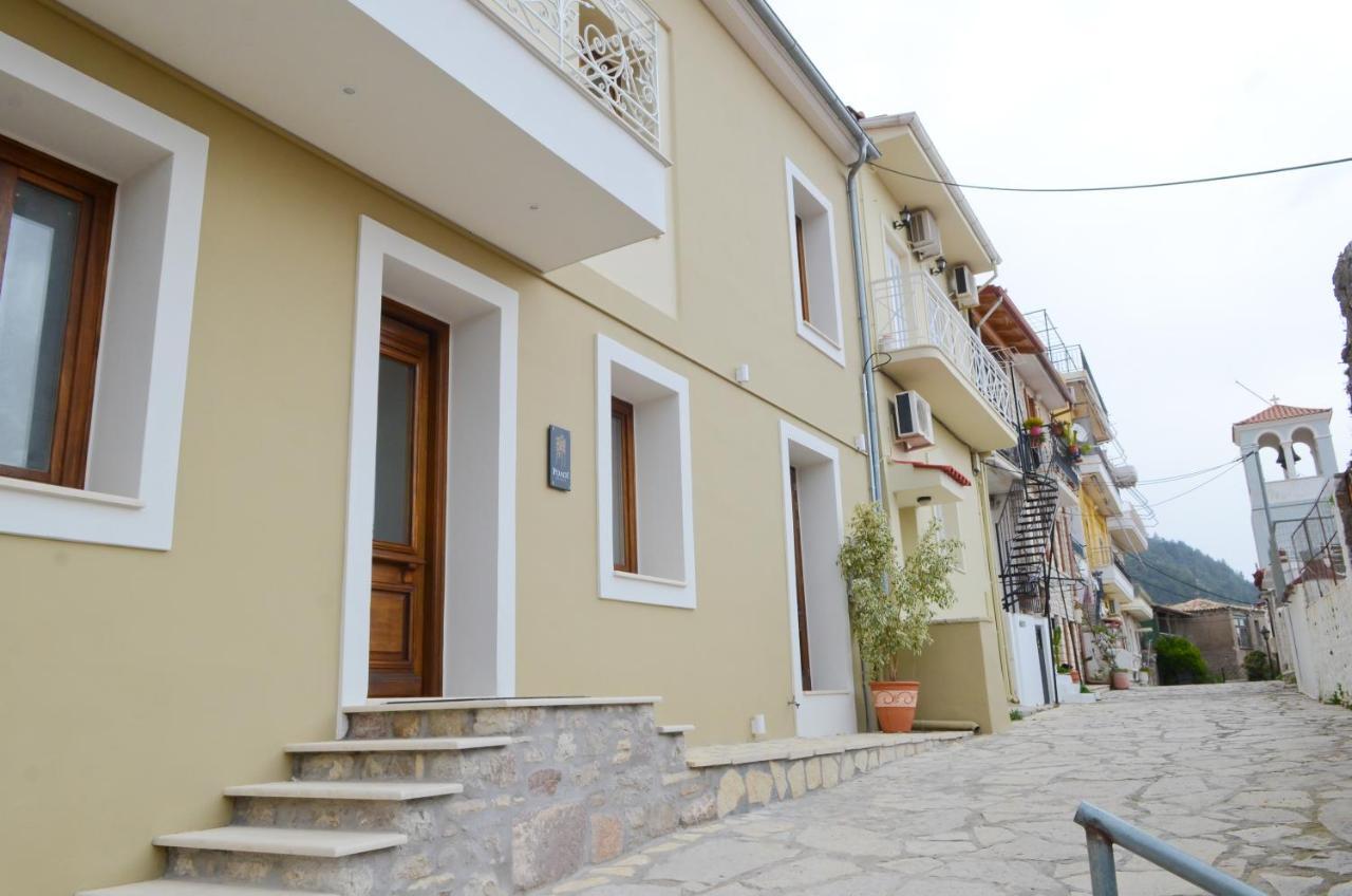 Roloi Suites Nafpaktos Eksteriør billede